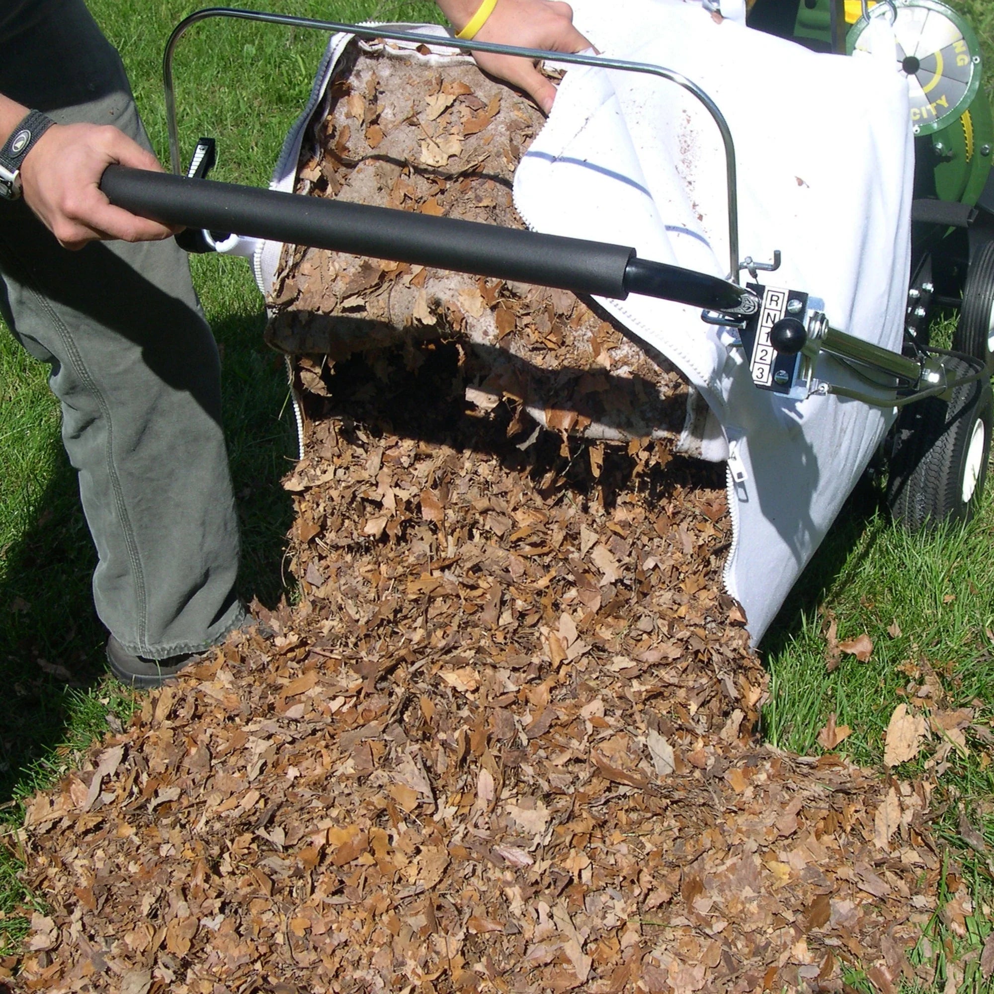 Mighty Mac™ Self-Propelled Vacuum-Chipper-Bagger with Electric Start (VCB1102E)